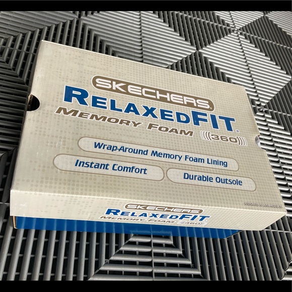 NWT Skechers men’s Expected X-Verson relaxed fit house slippers - Picture 6 of 8